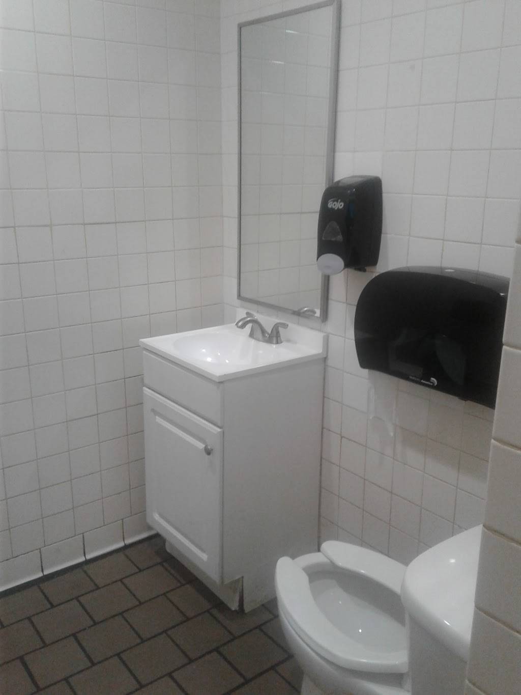 Dodges | restaurant | 3605 S Division St, Blytheville, AR 72315, USA | 8707625247 OR +1 870-762-5247