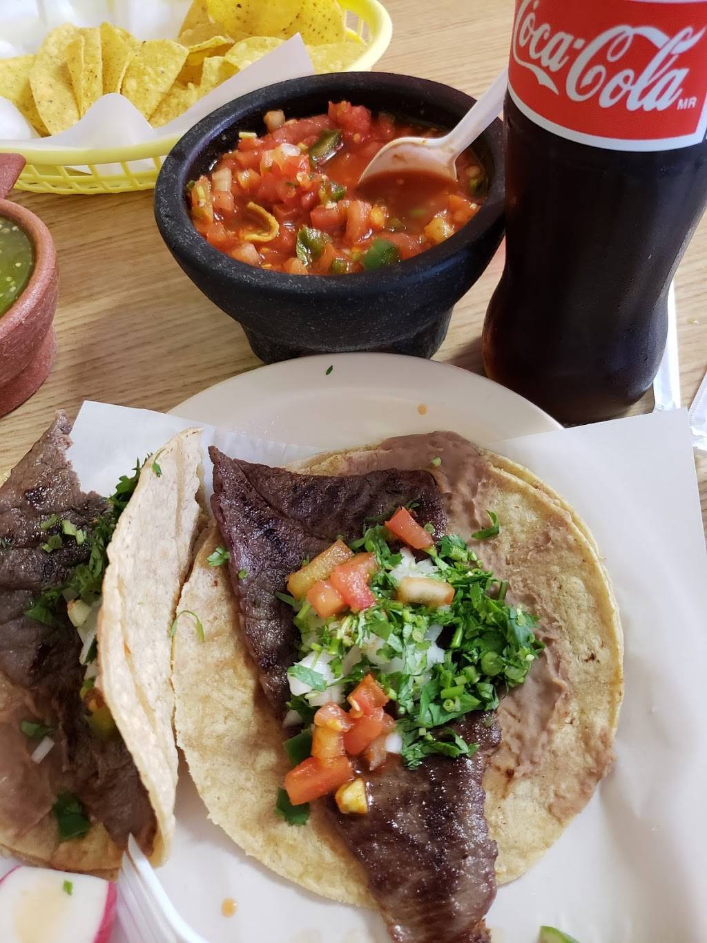 Taquería El Charro I | meal delivery | 6661 N Clark St, Chicago, IL 60626, USA | 7737437056 OR +1 773-743-7056