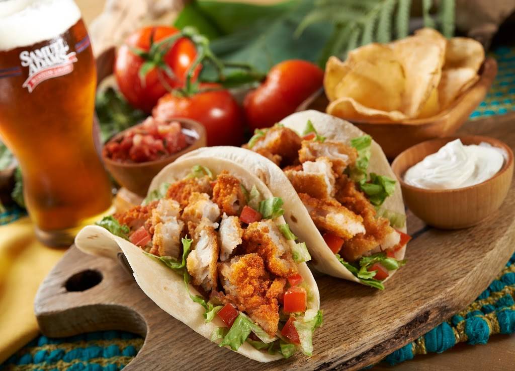 Hurricane Grill & Wings | restaurant | 2209 E Semoran Blvd, Apopka, FL 32703, USA | 4077033271 OR +1 407-703-3271