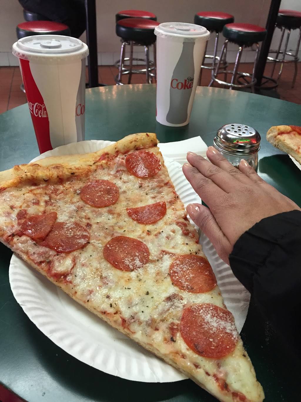 Grecos New York Pizzeria | restaurant | 6814 Hollywood Blvd, Los Angeles, CA 90028, USA | 3234691696 OR +1 323-469-1696