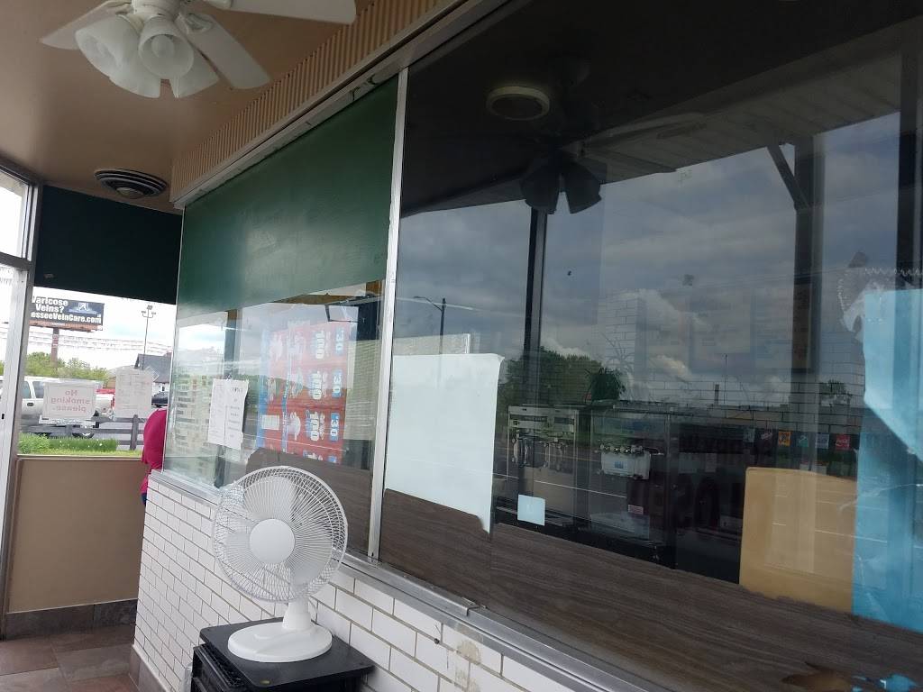 White House Dairy Freeze | restaurant | 1138 College St, Clarksville, TN 37040, USA | 9316452956 OR +1 931-645-2956