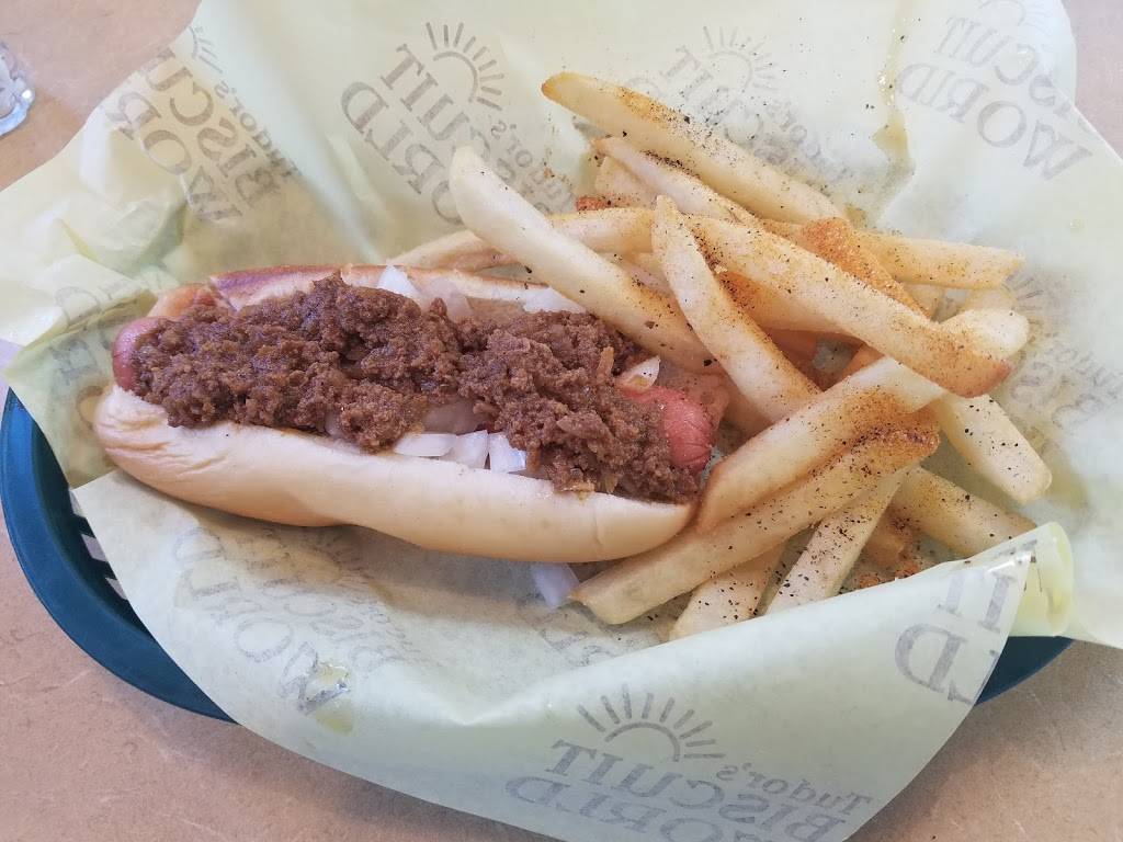 Tudors Biscuit World | restaurant | 1401 Main St E, Oak Hill, WV 25901, USA | 3044652003 OR +1 304-465-2003