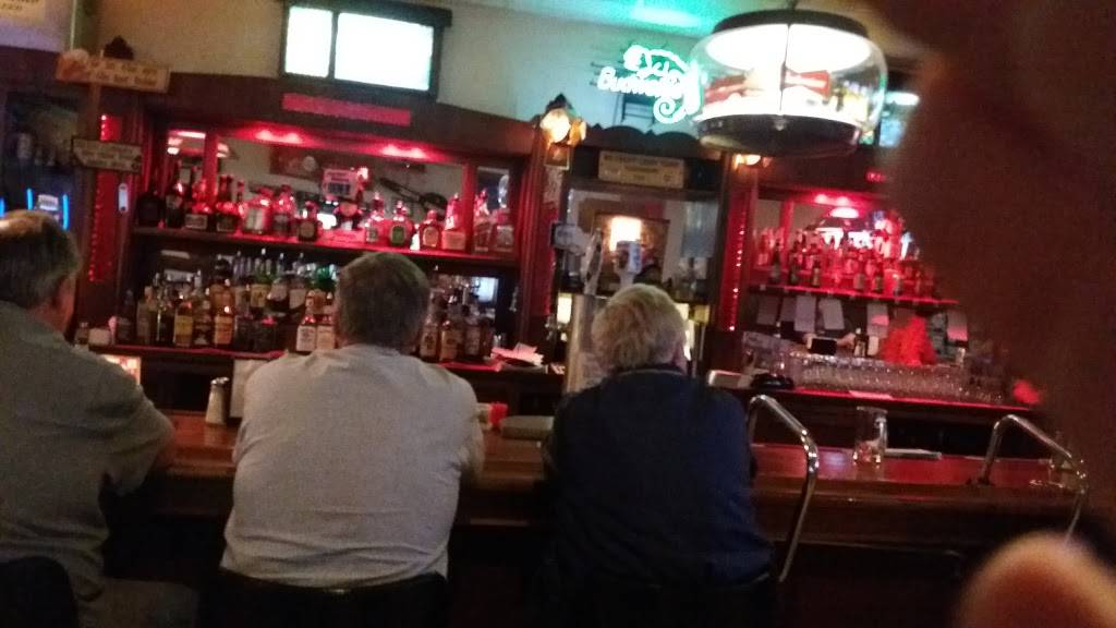 Bristol Tap | restaurant | 46 Cannonball Trail, Bristol, IL 60512, USA | 6305536229 OR +1 630-553-6229