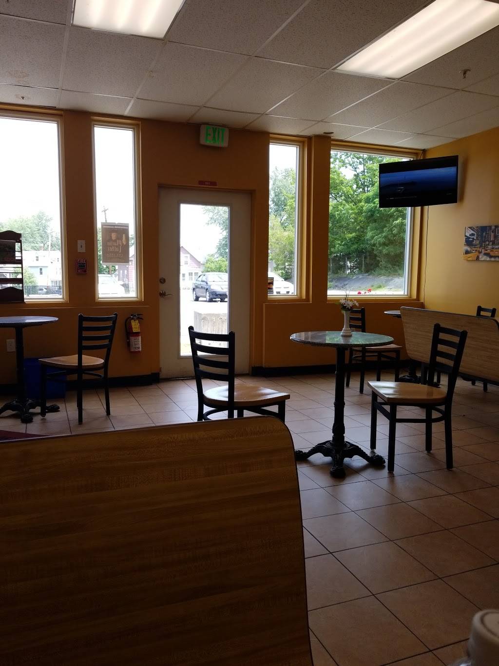 T C Landos Sub & Pizzeria | meal takeaway | 104 Sterling St, Clinton, MA 01510, USA | 9783657492 OR +1 978-365-7492