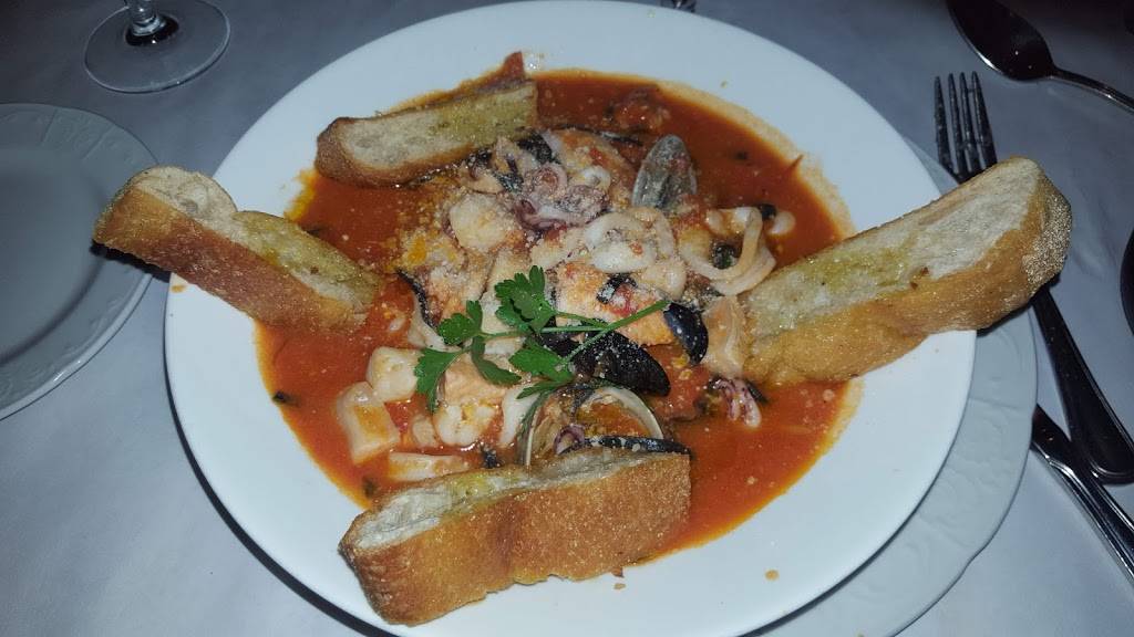 El Barzon | restaurant | 3710 Junction Ave, Detroit, MI 48210, USA | 3138942070 OR +1 313-894-2070