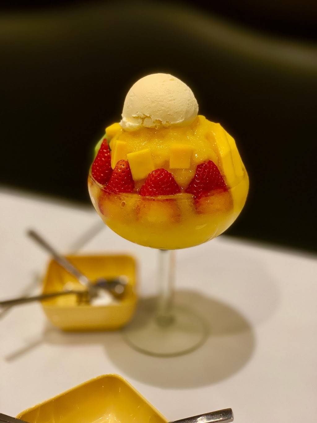 Sweethoney Dessert | restaurant | 10815 N Wolfe Rd, Cupertino, CA 95014, USA | 4086109410 OR +1 408-610-9410