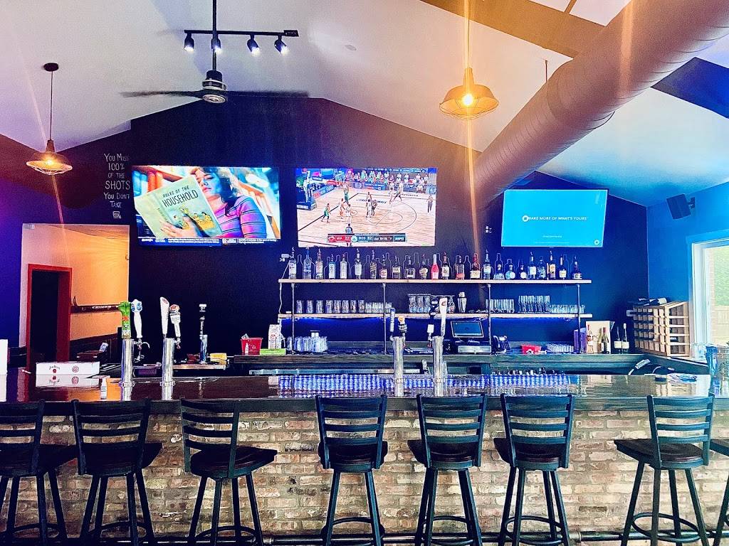 Pucks Pub | restaurant | 715 Rockland Rd, Lake Bluff, IL 60044, USA | 8475730001 OR +1 847-573-0001