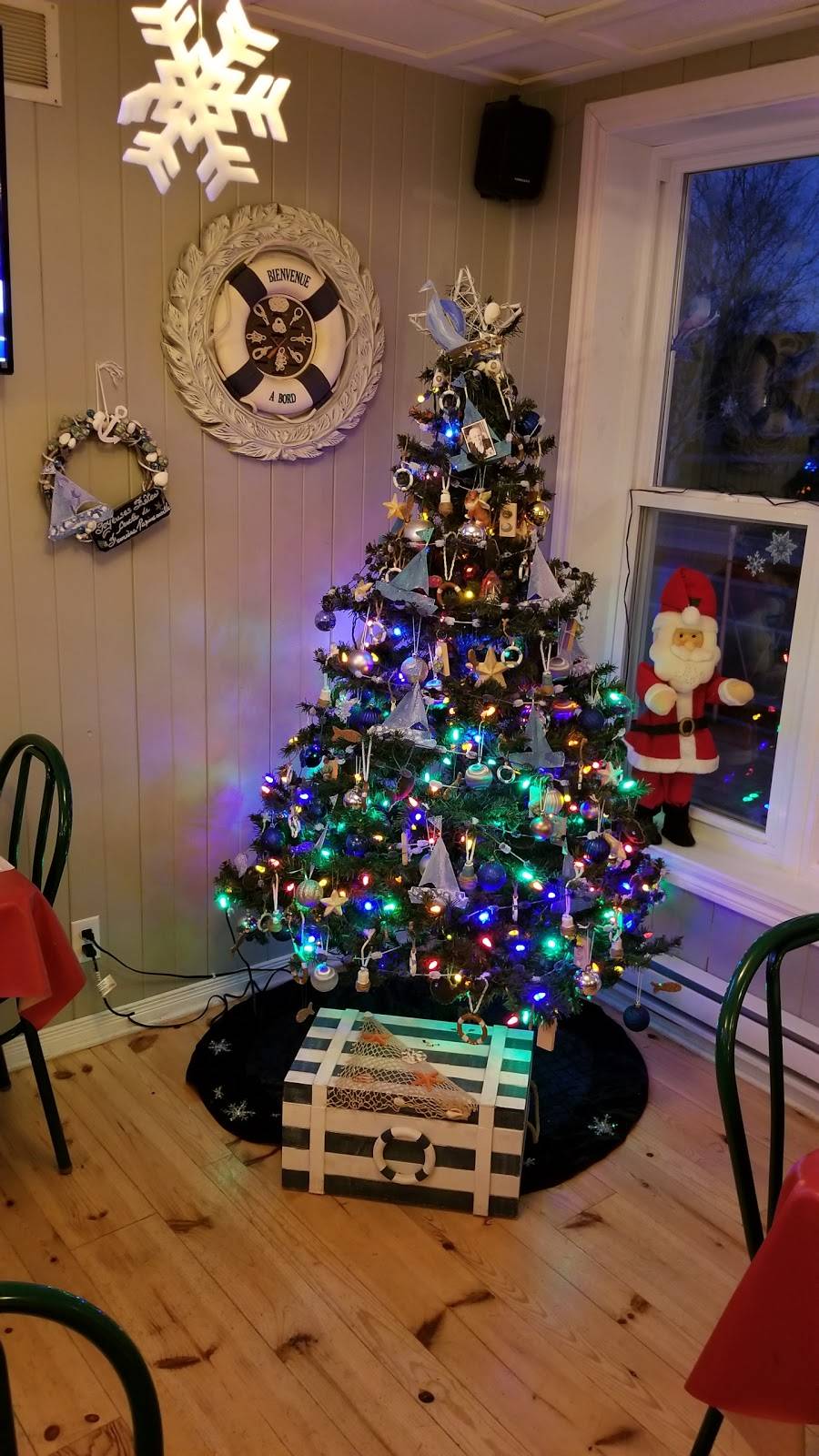 Resto La Barque | restaurant | 109 Rue Principale, Fassett, QC J0V 1H0, Canada | 8194235541 OR +1 819-423-5541