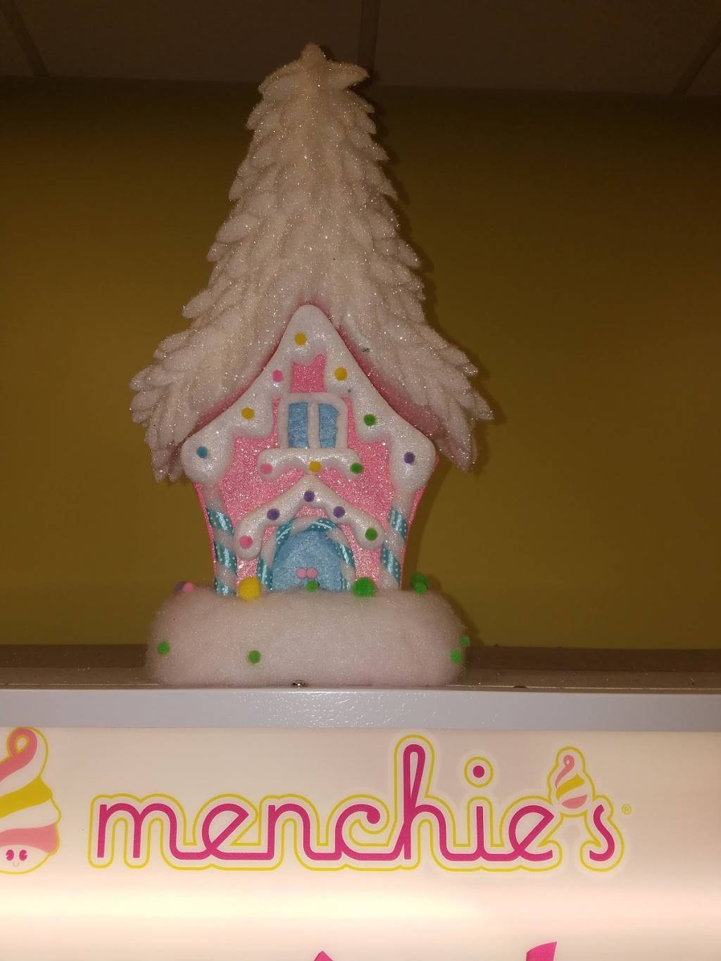 Menchies Frozen Yogurt | bakery | 1300 Ernest W Barrett Pkwy NW, Kennesaw, GA 30152, USA | 6787372247 OR +1 678-737-2247