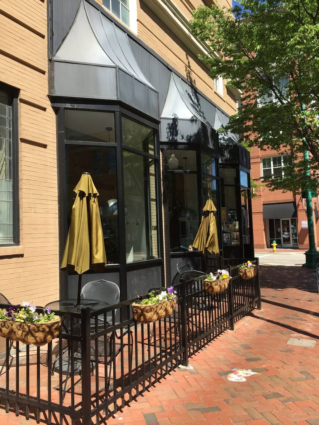 The Greenhouse Kitchen | restaurant | 345 Granby St, Norfolk, VA 23510, USA | 7574525889 OR +1 757-452-5889