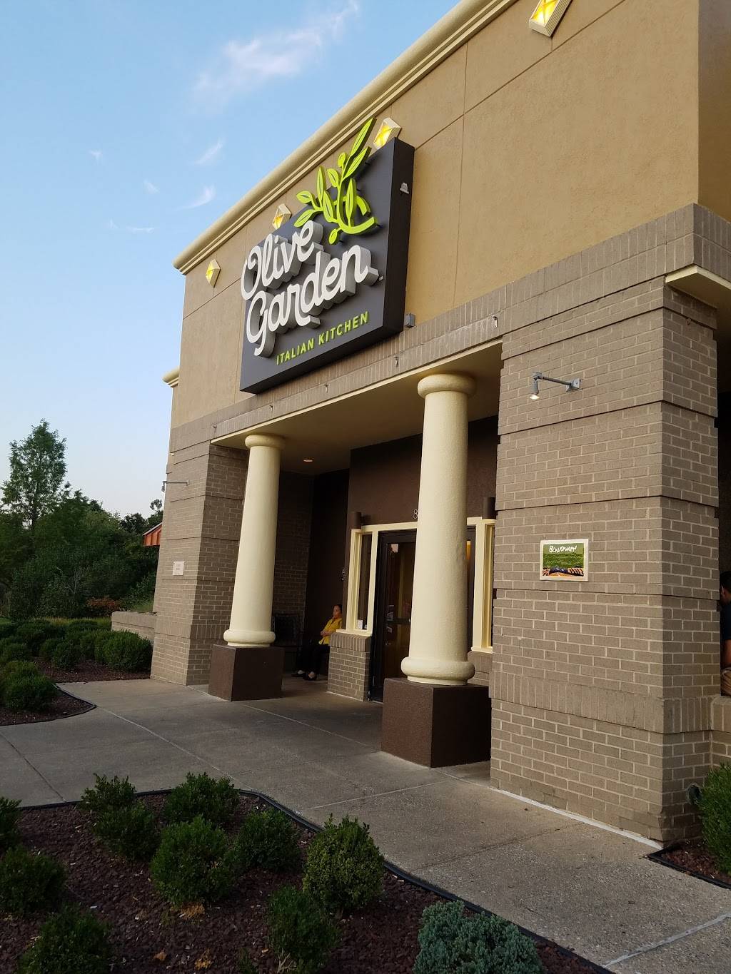 Olive Garden Italian Restaurant | meal takeaway | 8245 Perry Hall Blvd, Nottingham, MD 21236, USA | 4109313316 OR +1 410-931-3316