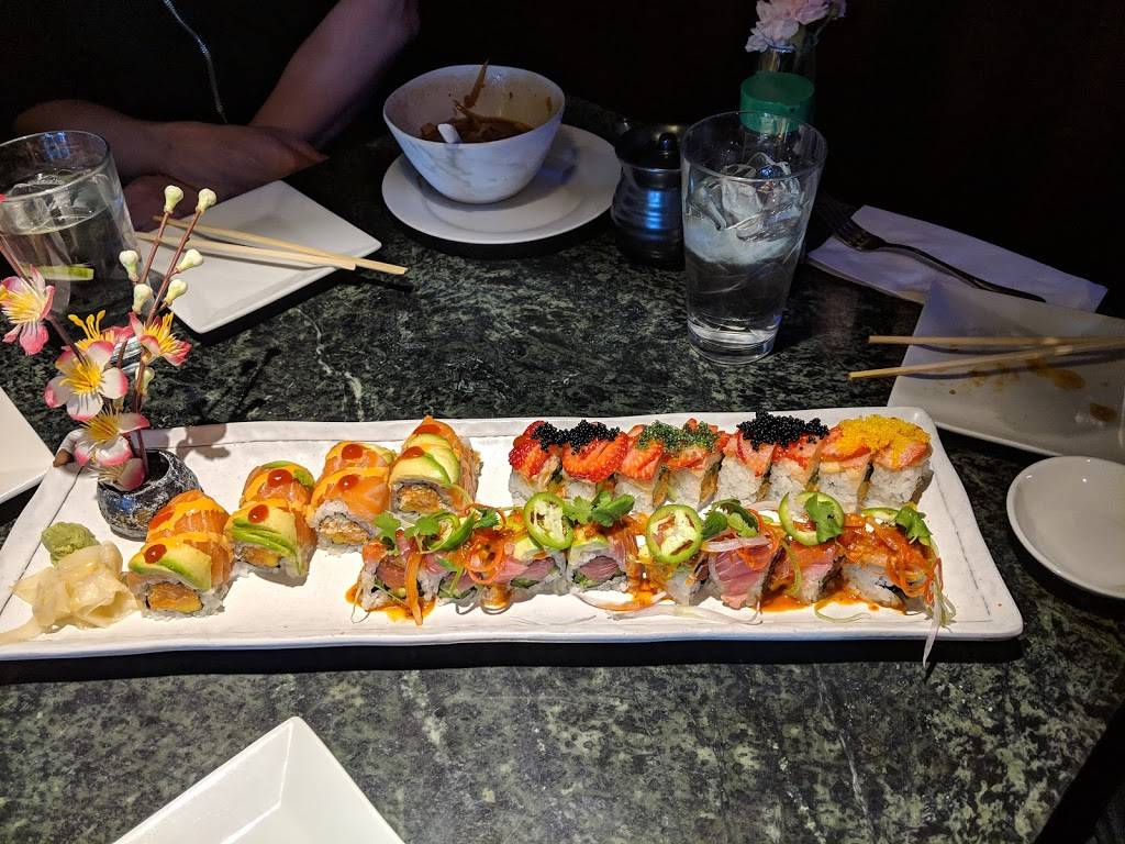 East Moon Asian Bistro | restaurant | 8162 S Holly St, Centennial, CO 80122, USA | 3037799999 OR +1 303-779-9999