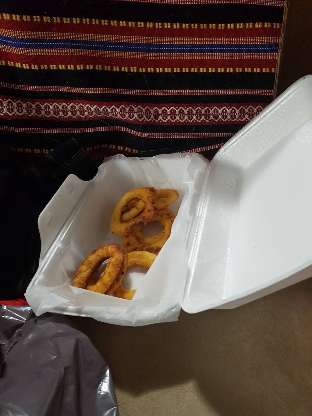 Popular Pizza | restaurant | 3200 Erin Mills Pkwy, Mississauga, ON L5L 1W8, Canada | 9058206569 OR +1 905-820-6569