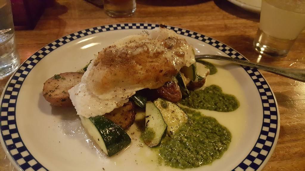 Dukes Seafood | restaurant | 7850 Green Lake Dr N, Seattle, WA 98103, USA | 2065224908 OR +1 206-522-4908