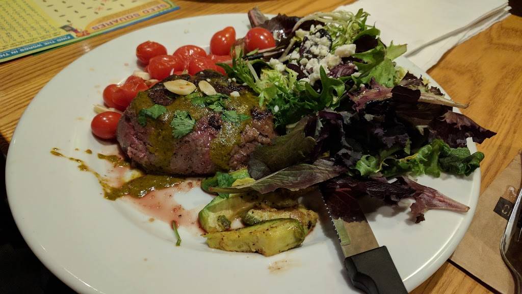 Chilis Grill & Bar | meal takeaway | 12131 Katy Fwy, Houston, TX 77079, USA | 2816797261 OR +1 281-679-7261