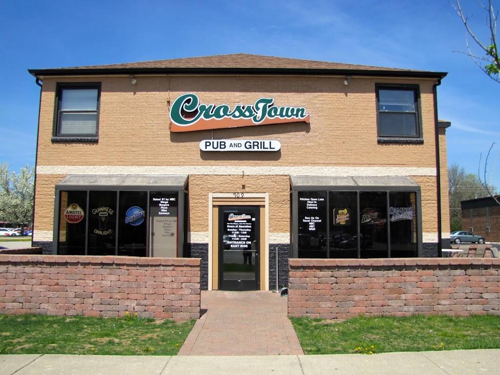 Crosstown Pub & Grill Naperville | restaurant | 909 E Ogden Ave, Naperville, IL 60563, USA | 6303579775 OR +1 630-357-9775