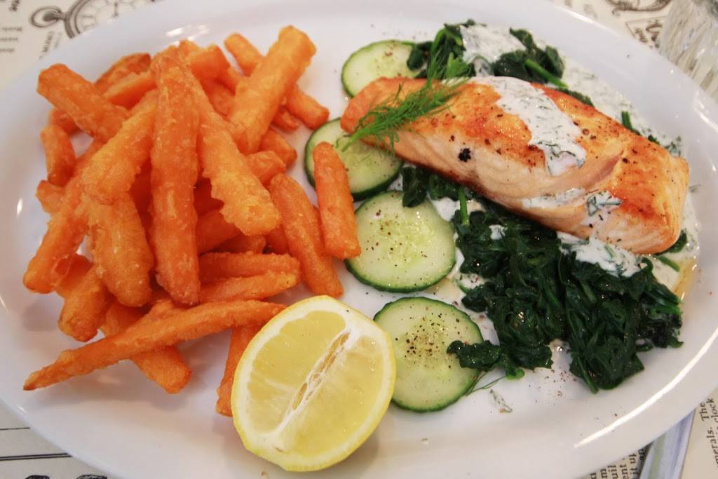 Le Resto Chelsea | restaurant | 528 Route 105, Chelsea, QC J9B 1L2, Canada | 8198275559 OR +1 819-827-5559