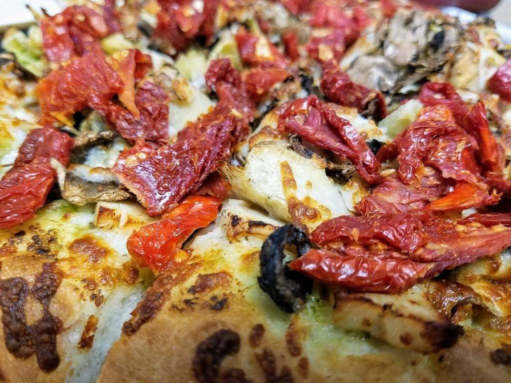 Strattons Pizzeria | restaurant | 330 S Lincoln Way, Galt, CA 95632, USA | 2092517590 OR +1 209-251-7590