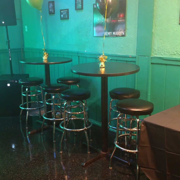 Engels Sports Bar & Grille | restaurant | 4030 Mayfield Rd, South Euclid, OH 44121, USA | 2163819100 OR +1 216-381-9100