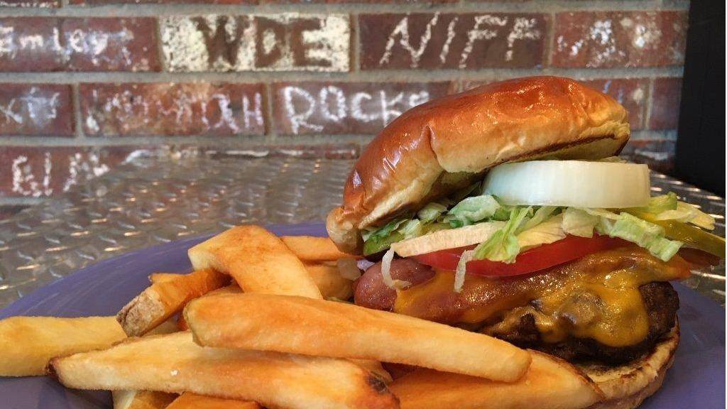 Niffers Place Lake Martin | restaurant | 7500 AL-49, Dadeville, AL 36853, USA | 2568255950 OR +1 256-825-5950