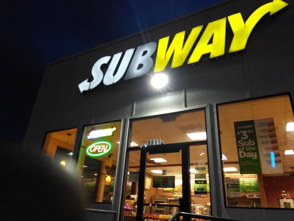 Subway | meal takeaway | 8819 14th Ave S, Seattle, WA 98108, USA | 2067623300 OR +1 206-762-3300