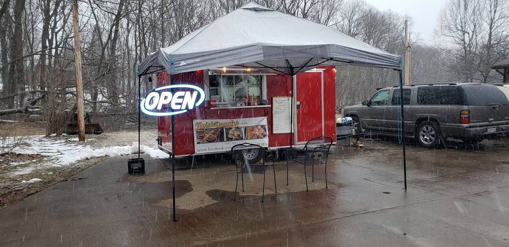 Twistedoughs | restaurant | 6541 Williamsport Pike, Falling Waters, WV 25419, USA | 3019916711 OR +1 301-991-6711