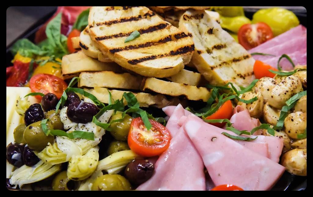 Village Gourmet-Cafe & Catering | restaurant | 23 S Prospect Ave, Clarendon Hills, IL 60514, USA | 6303236885 OR +1 630-323-6885