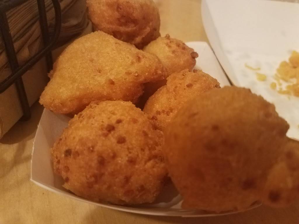 Long John Silvers/A&W | restaurant | 3110 Wheeling Ave, Muncie, IN 47303, USA | 7657470557 OR +1 765-747-0557