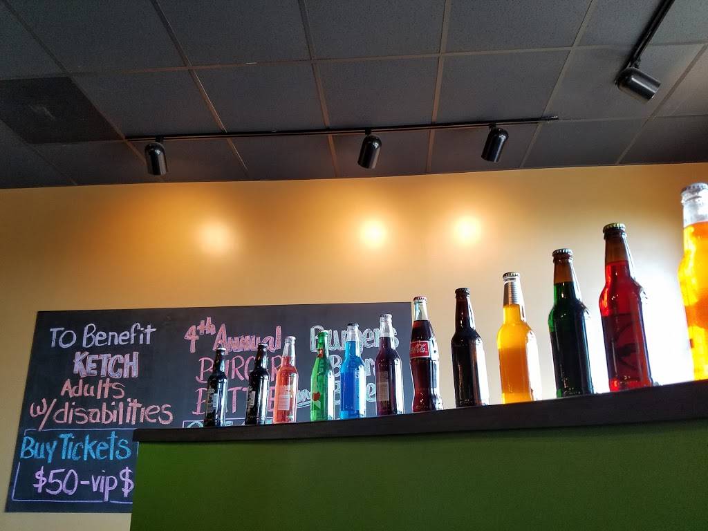 Fizz Burgers & Bottles | restaurant | 7718 E 37th St N, Wichita, KS 67226, USA | 3162602888 OR +1 316-260-2888
