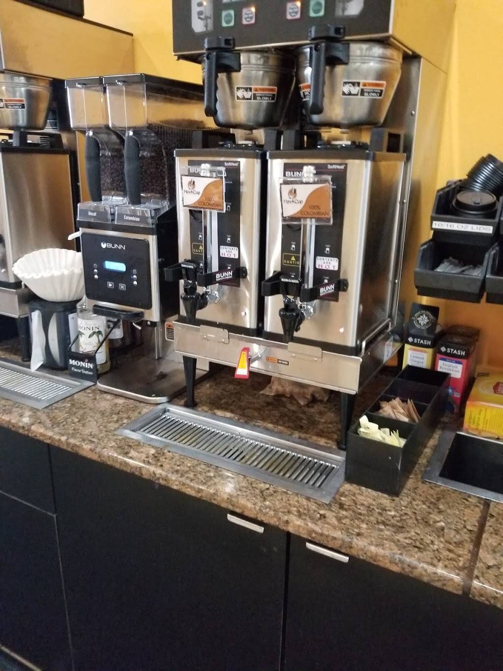 Gold & Meyers Gourmet Deli | bakery | 255 Airport Plaza Blvd, Farmingdale, NY 11735, USA | 6318155566 OR +1 631-815-5566