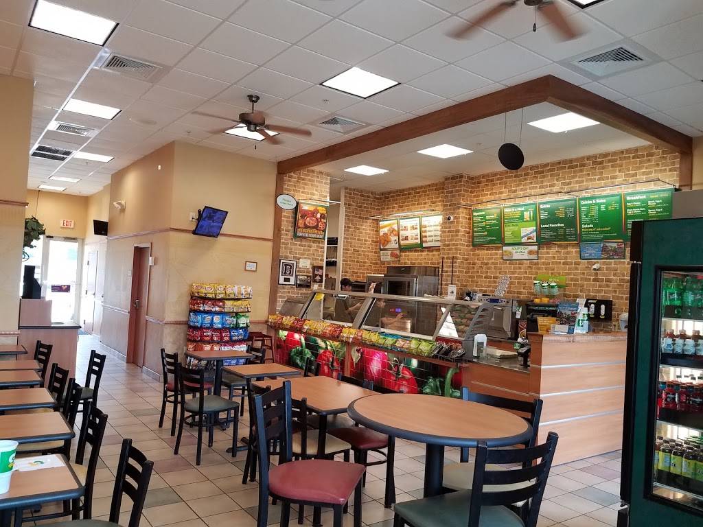 Subway | meal takeaway | 1050 Gateway Blvd Suite 102, Boynton Beach, FL 33426, USA | 5612004721 OR +1 561-200-4721