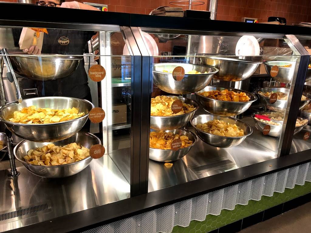 Ray Woodey’s craft chippery | restaurant | 17600 Yonge St, Newmarket, ON L3Y 4Z1, Canada | 5198937667 OR +1 519-893-7667