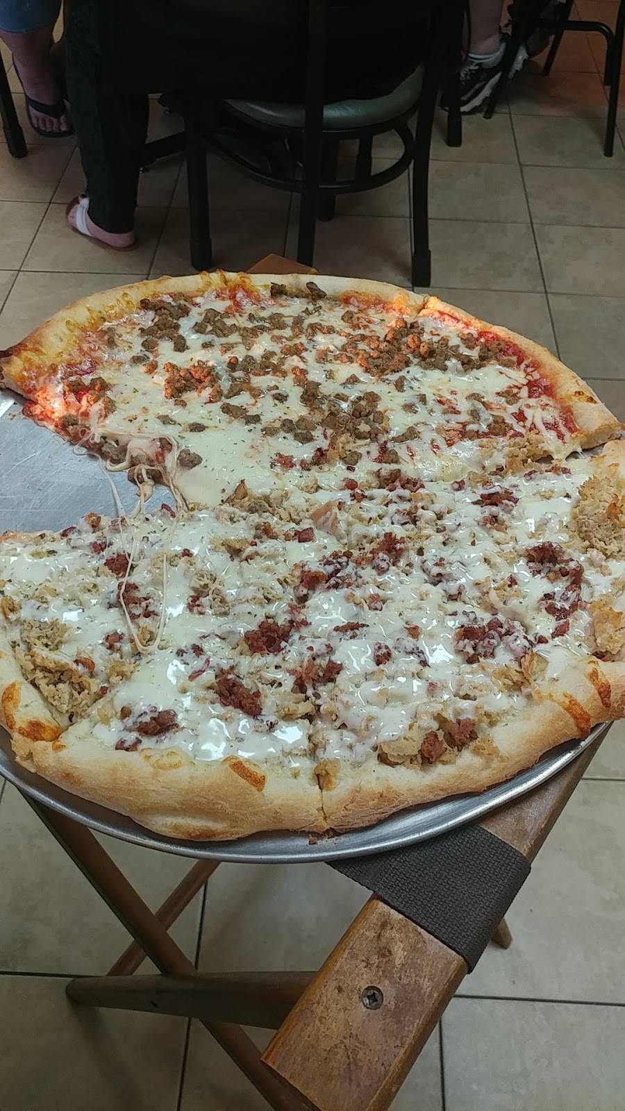 Capricios Pizza | restaurant | 309 Airport Dr, Bird in Hand, PA 17505, USA | 7175179938 OR +1 717-517-9938
