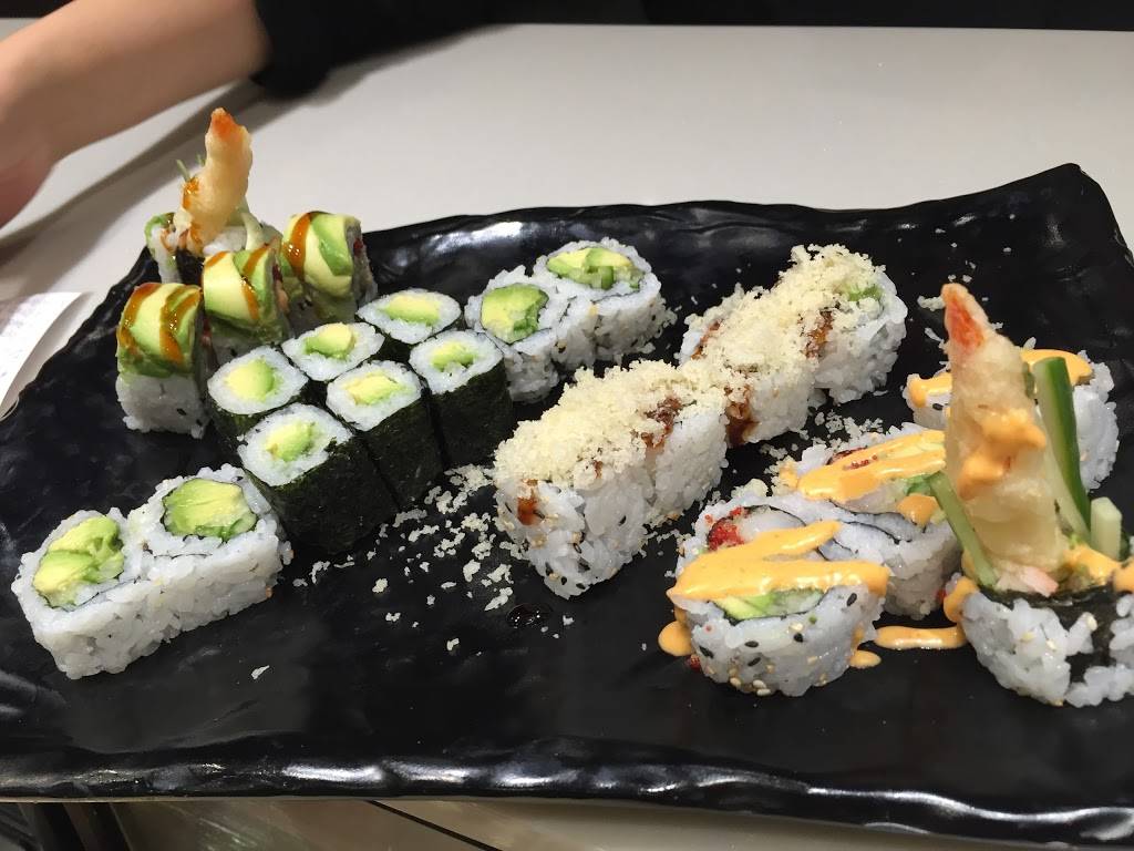 Spoon & Fork | restaurant | 130 Park Pl Blvd, Barrie, ON L4N 0L1, Canada | 7057338838 OR +1 705-733-8838