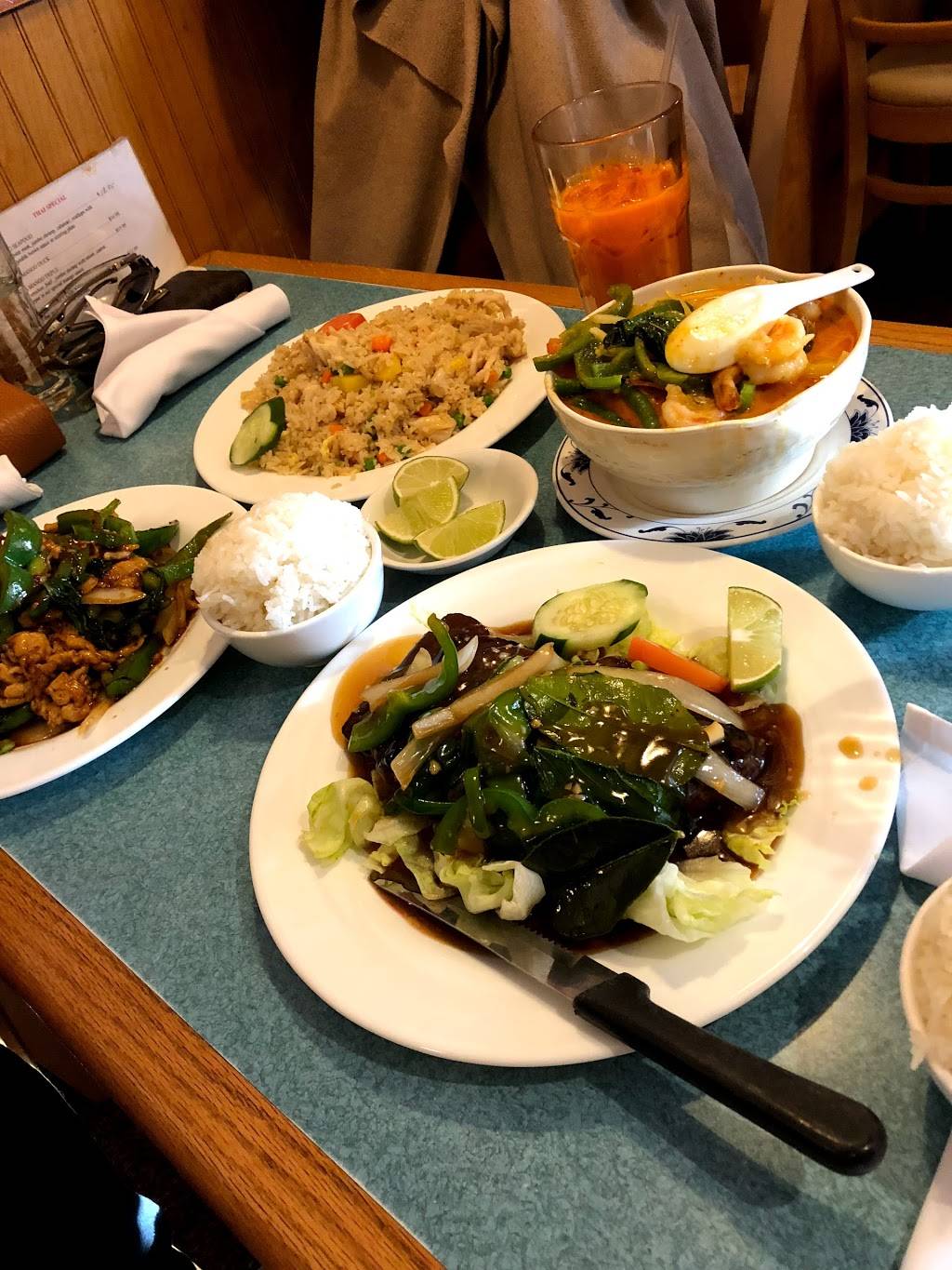 Thai Green Leaf | restaurant | 1969 E Jericho Turnpike, East Northport, NY 11731, USA | 6314628666 OR +1 631-462-8666