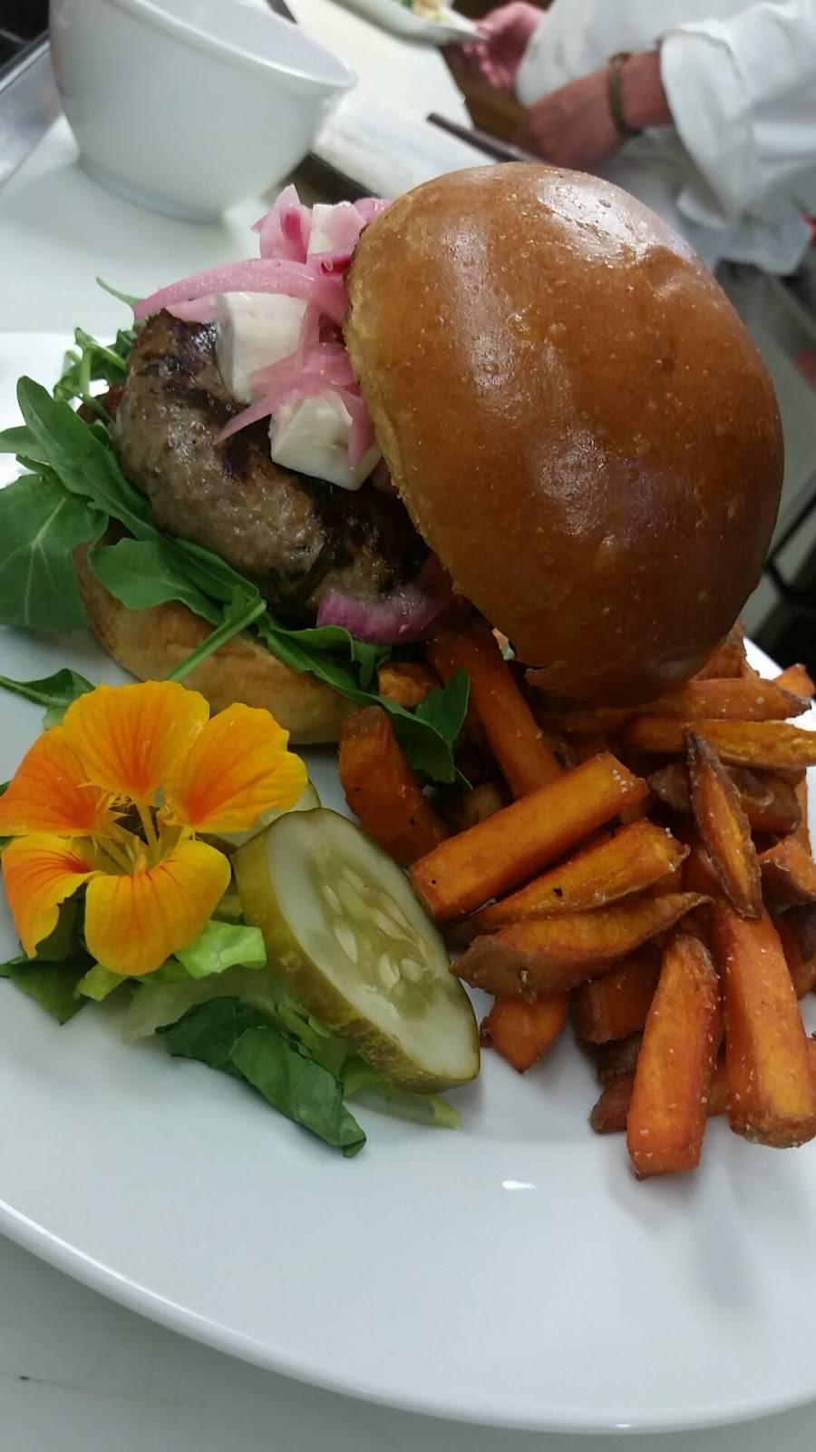 HENRYS at Lake Sunapee Country Club | restaurant | 289 Country Club Lane, New London, NH 03257, USA | 6035266040 OR +1 603-526-6040