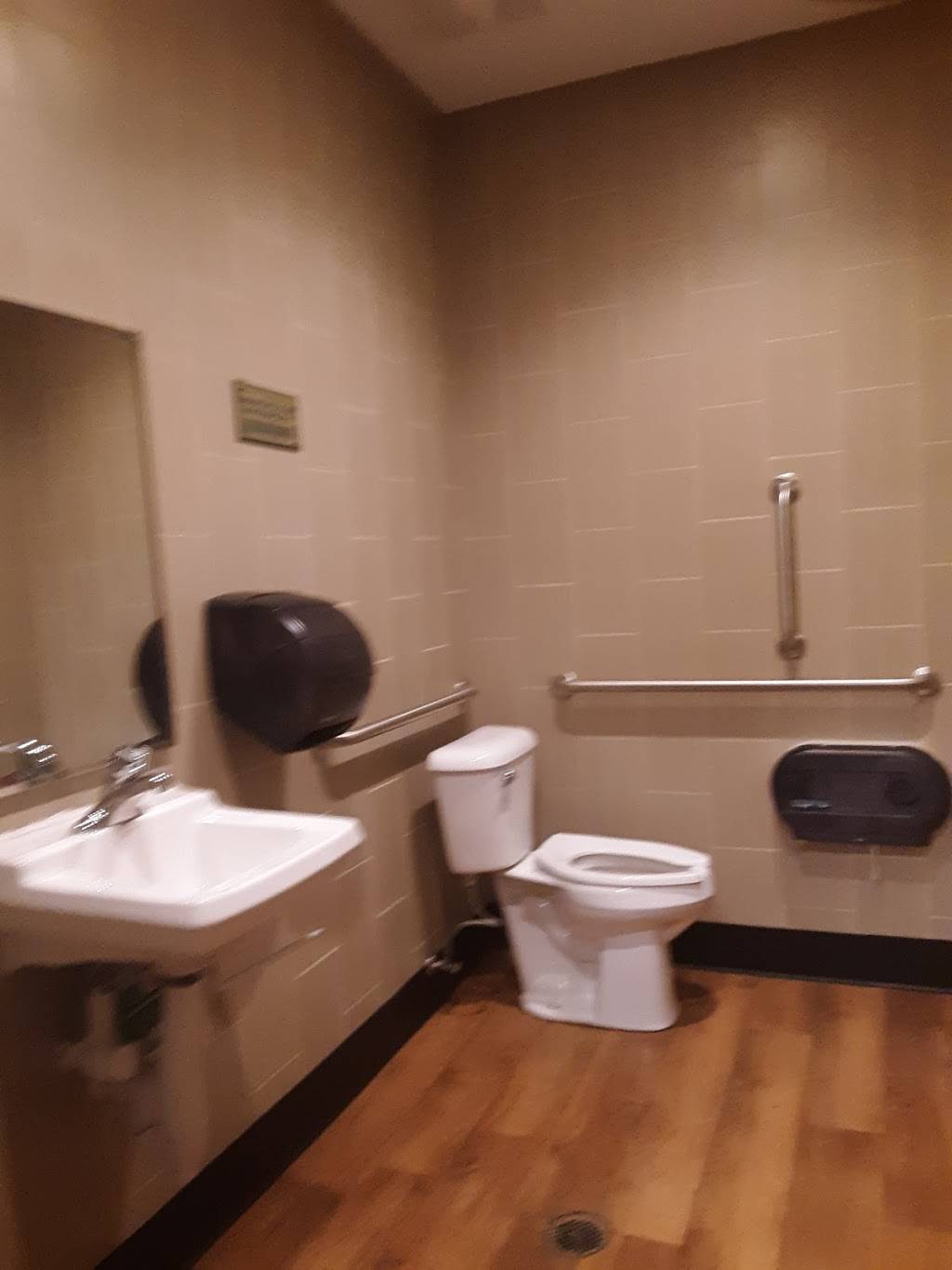 Subway | restaurant | 5401 St Clair Ave, Cleveland, OH 44103, USA | 2162421249 OR +1 216-242-1249