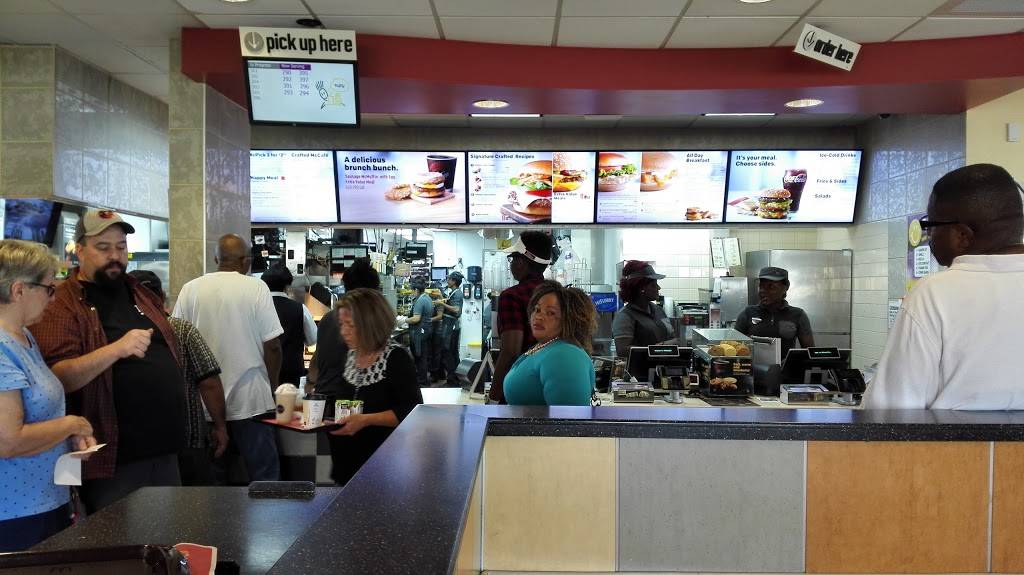 McDonalds | cafe | 9007 Annapolis Rd, Lanham, MD 20706, USA | 3015772505 OR +1 301-577-2505