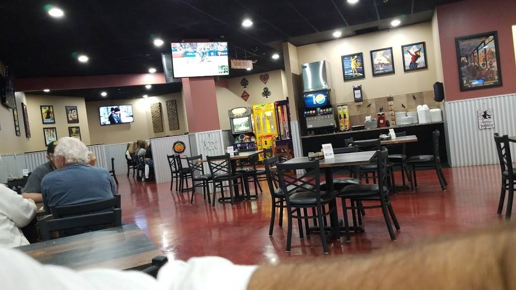 Lucanos Pizza & Catering | restaurant | 2400 Caton Farm Rd, Crest Hill, IL 60403, USA | 8155779200 OR +1 815-577-9200