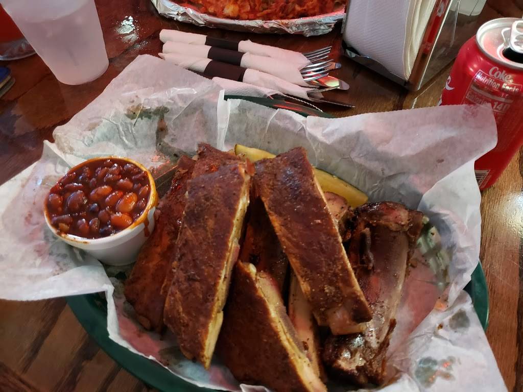 Papa Cs BBQ Bar & Grill | restaurant | 807 S Silver St, Paola, KS 66071, USA | 9135570155 OR +1 913-557-0155