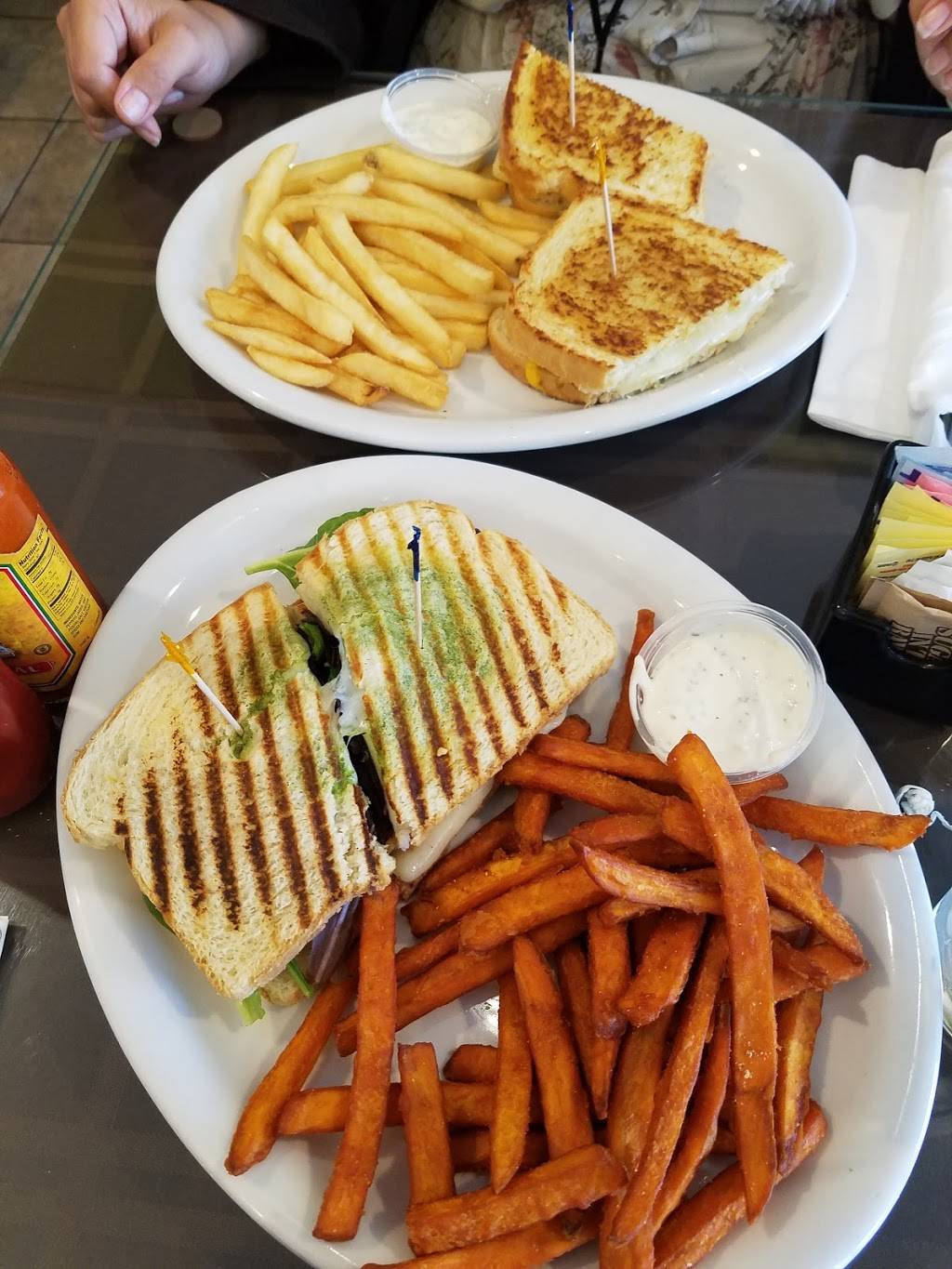 V Boulevard Cafe | cafe | 1608 Victory Blvd A, Glendale, CA 91201, USA | 8182472200 OR +1 818-247-2200