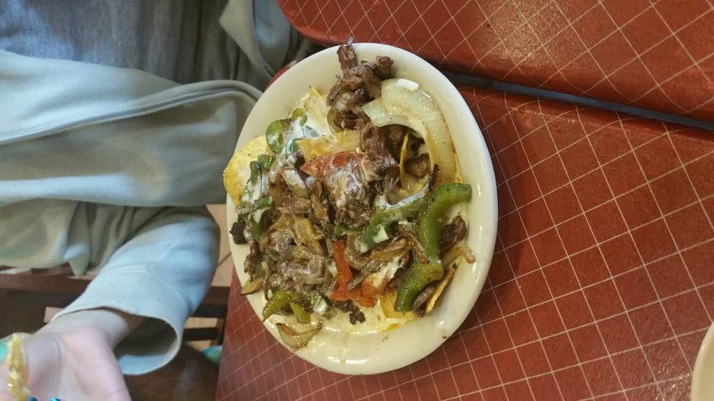 Tequilas Mexican Restaurant | restaurant | 721 W Washington St, Benton, IL 62812, USA | 6184353112 OR +1 618-435-3112