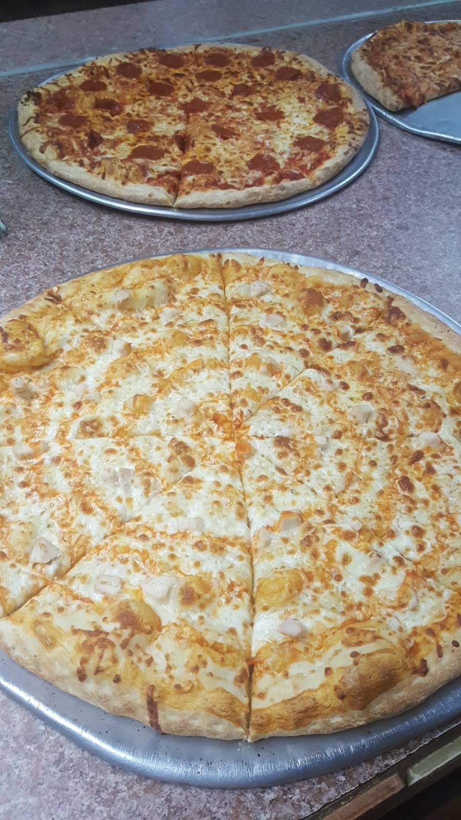 College Pizza | restaurant | 128 Locust Ln, State College, PA 16801, USA | 8142312000 OR +1 814-231-2000