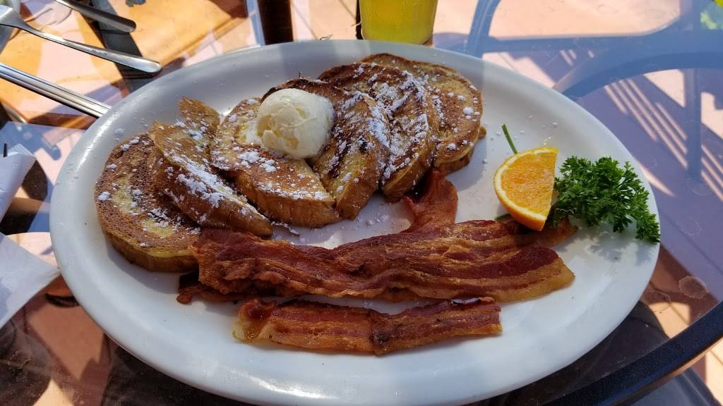 Epoufette Bayview Inn Inc | restaurant | W5961 US-2, Naubinway, MI 49762, USA | 9062920061 OR +1 906-292-0061