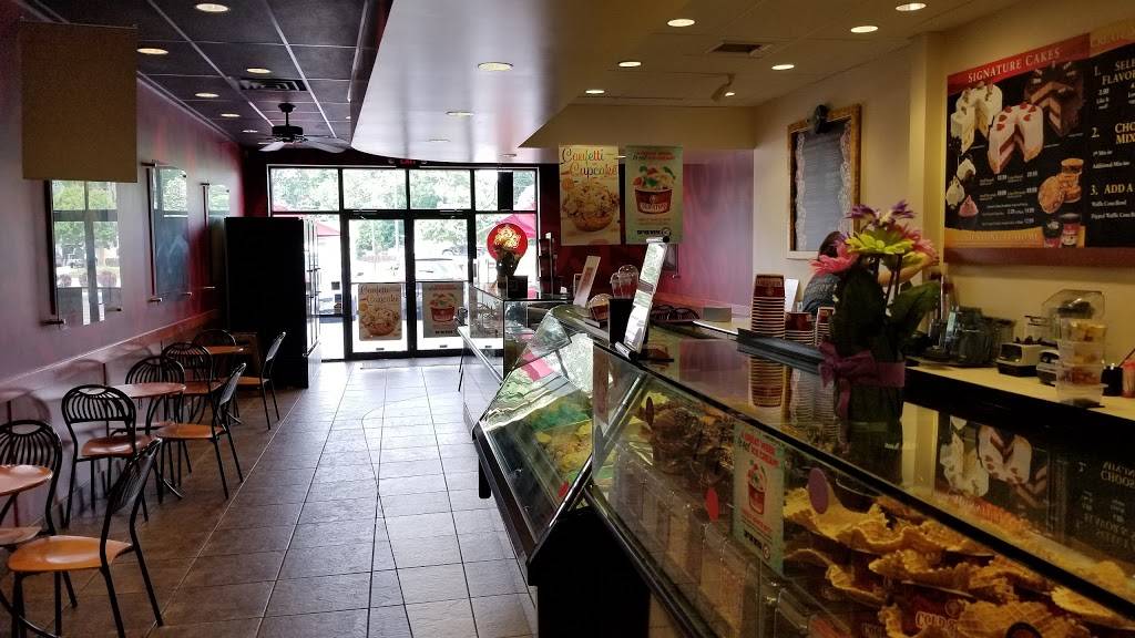 Cold Stone Creamery | bakery | 2101 S Oneida St Ste 300, Green Bay, WI 54304, USA | 9204299992 OR +1 920-429-9992