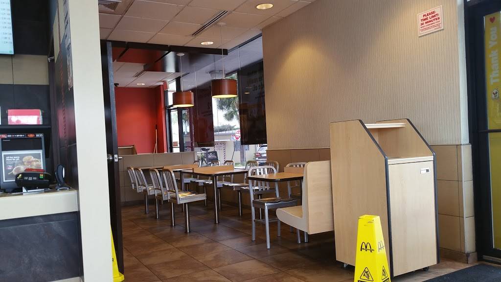 McDonalds | cafe | 610 NE 125th St, Miami, FL 33161, USA | 3058992882 OR +1 305-899-2882