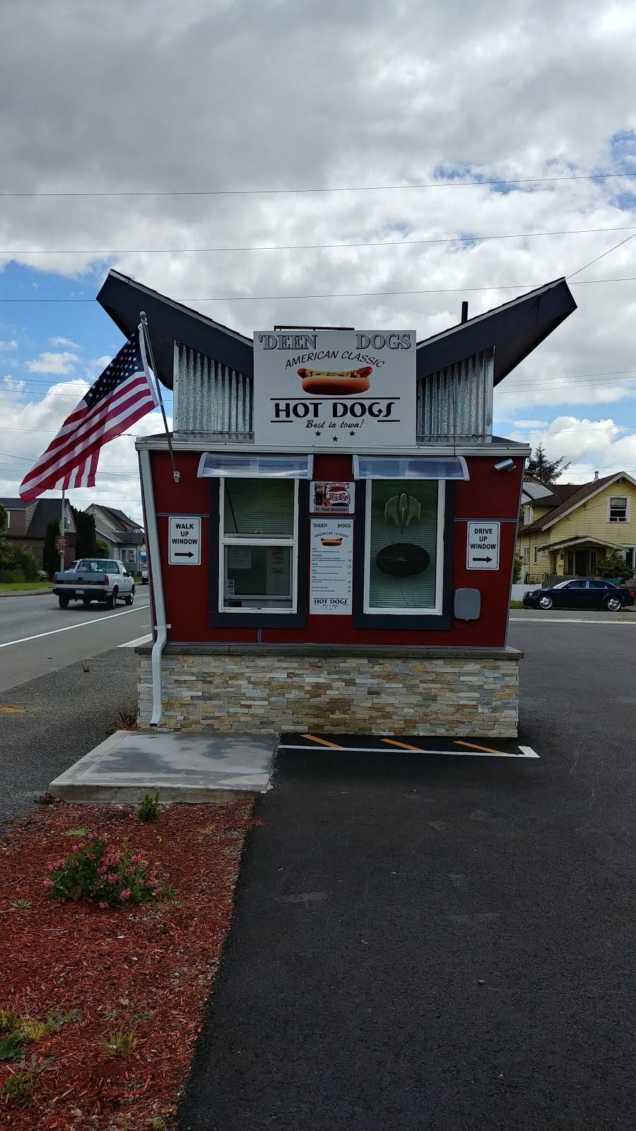Deen Dogs | meal takeaway | 1017 S Boone St, Aberdeen, WA 98520, USA | 3605338804 OR +1 360-533-8804