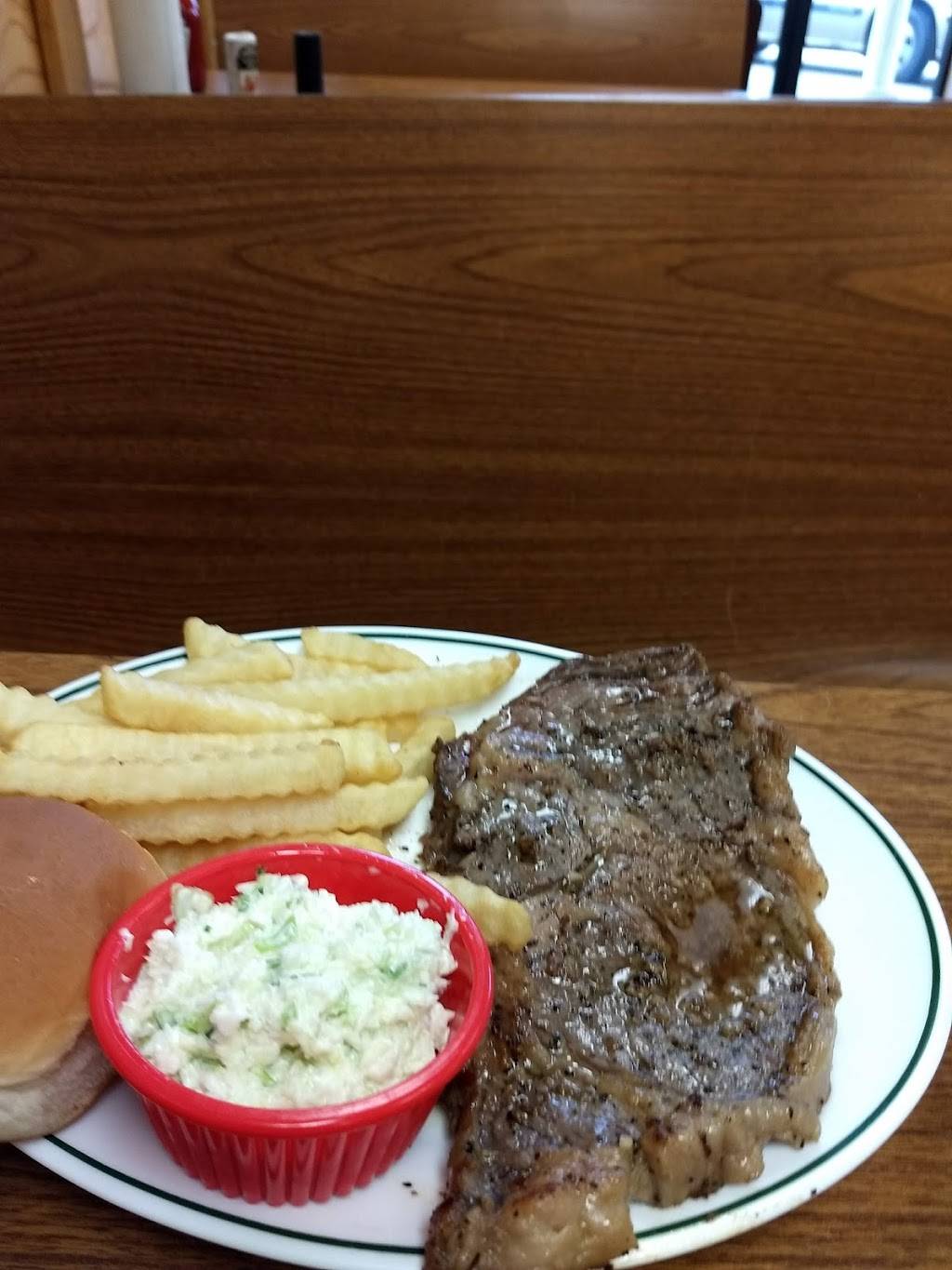 Small Town Grill | restaurant | 220 Elbert St, Elberton, GA 30635, USA | 7062832621 OR +1 706-283-2621