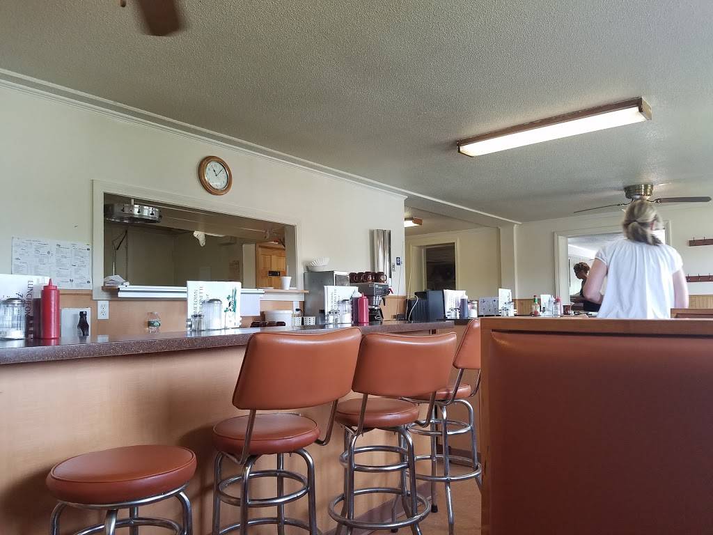 Home Town Luncheonette | restaurant | 44 Waterbury Rd, Prospect, CT 06712, USA | 2037580661 OR +1 203-758-0661