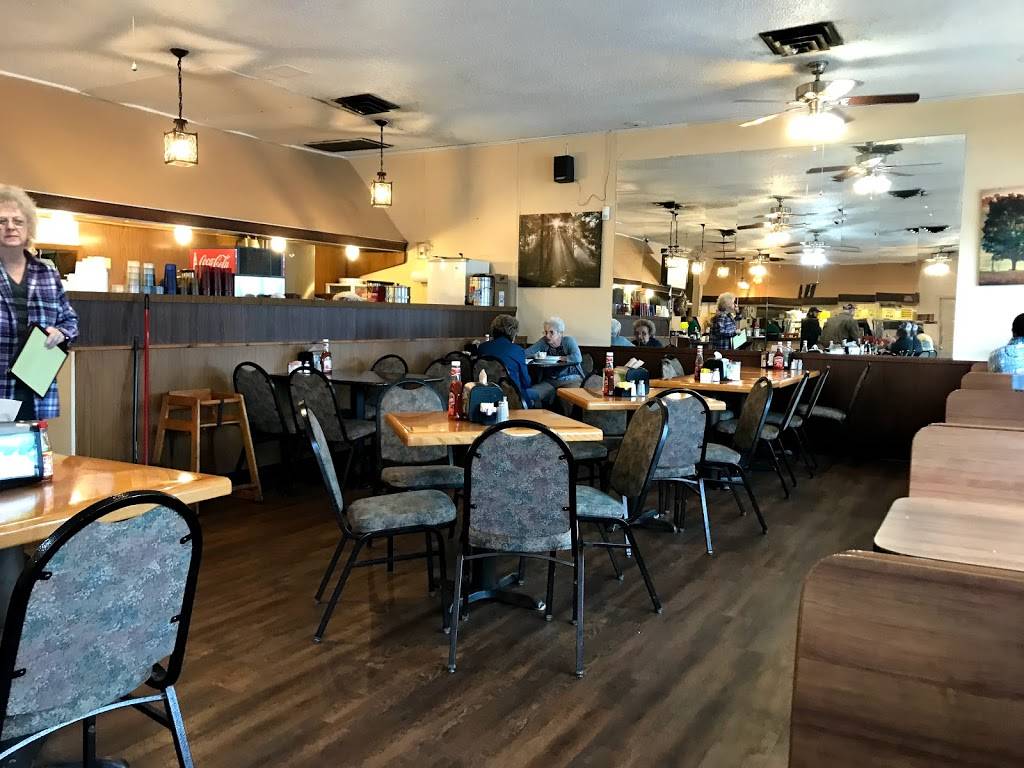 Family Farm | restaurant | 1311 TN-9, Newport, TN 37821, USA | 4236130408 OR +1 423-613-0408